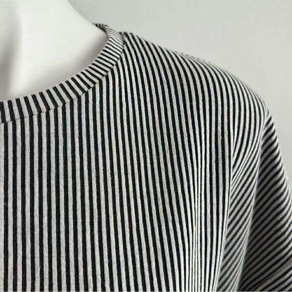 Express Black and White Striped Top, Size Medium - Picture 7 of 7